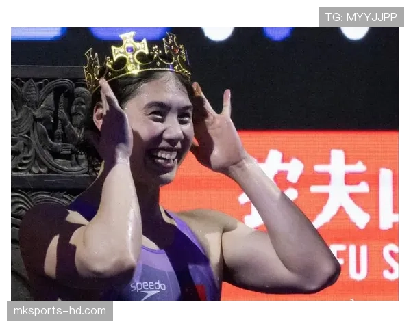 张雨霏下训练回家随手一摊包包，感觉自己三个月的工资就在她鞋柜里打滚